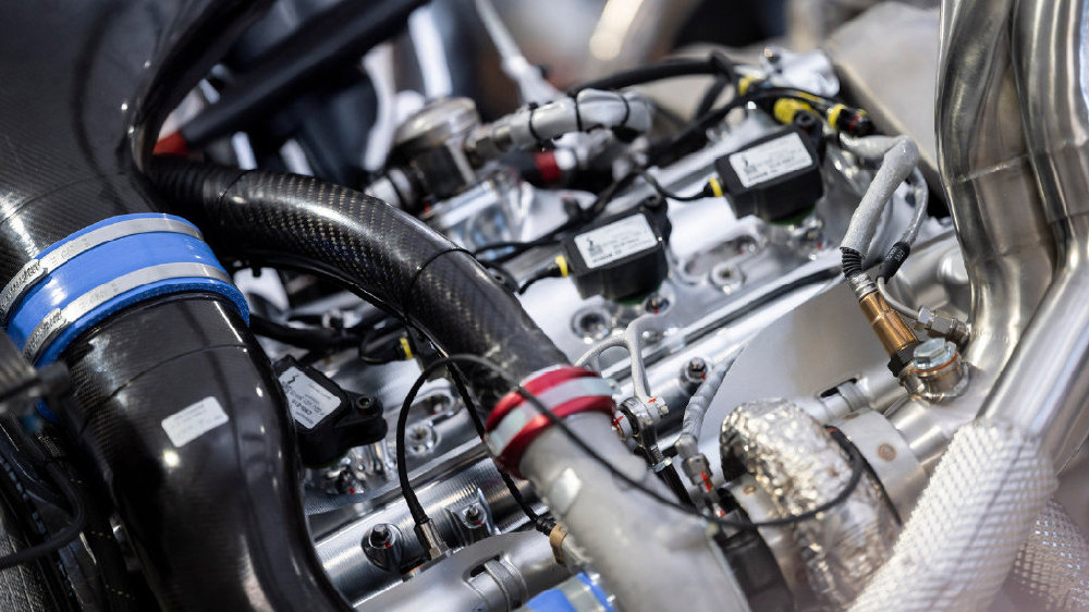 捷尼赛思GMR-001赛车成功完成发动机安装与点火测试