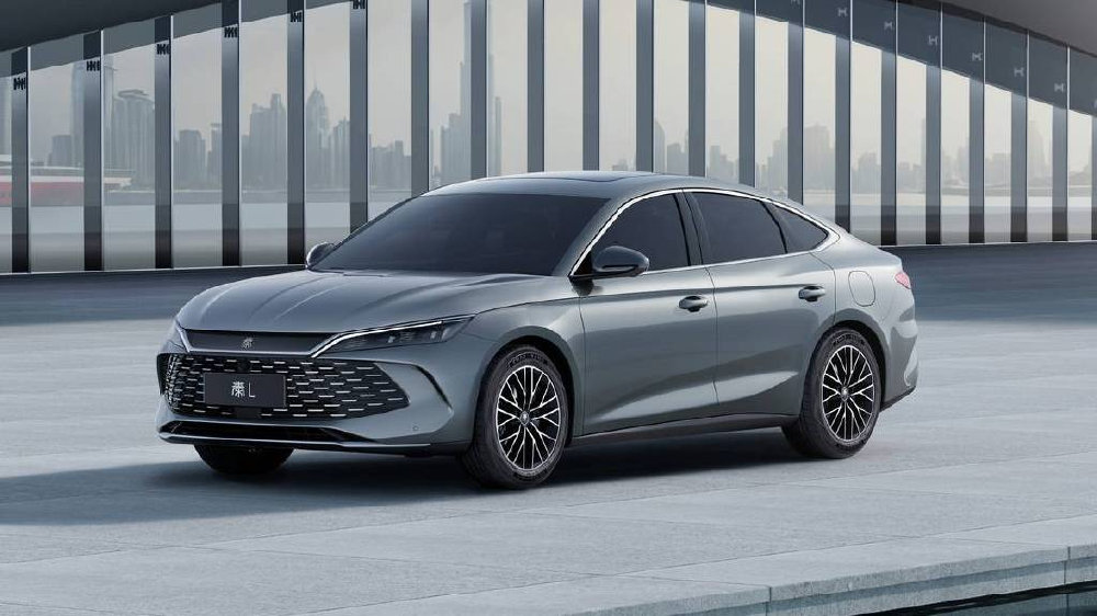 预算10万买新能源家轿 银河A7 VS 秦L DM-i 谁更值得入手？