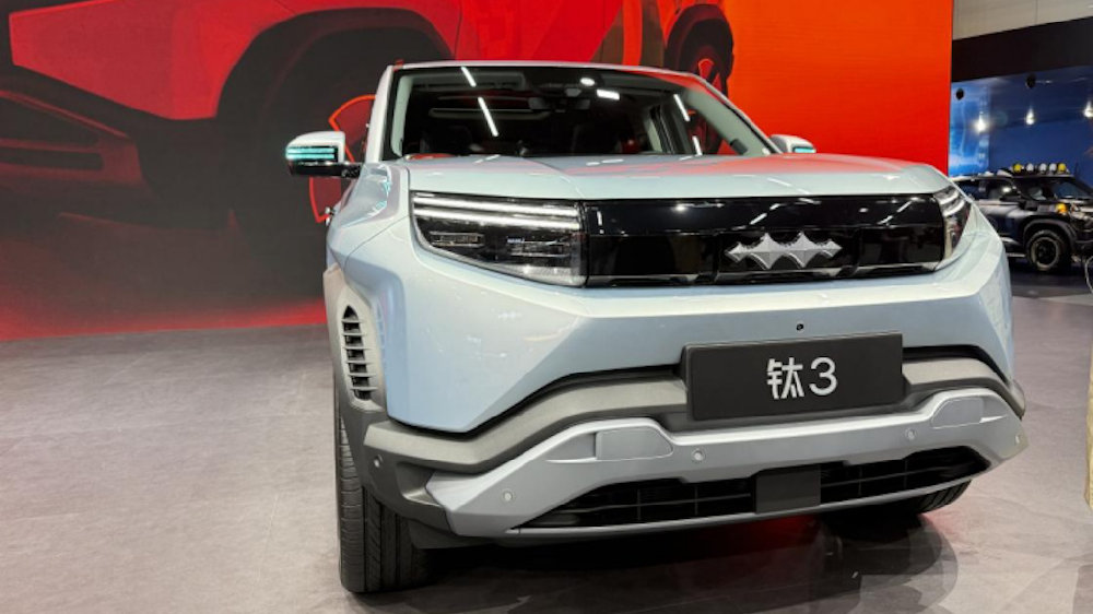 成都车展拉开序幕 方程豹钛3启动“变脸计划”