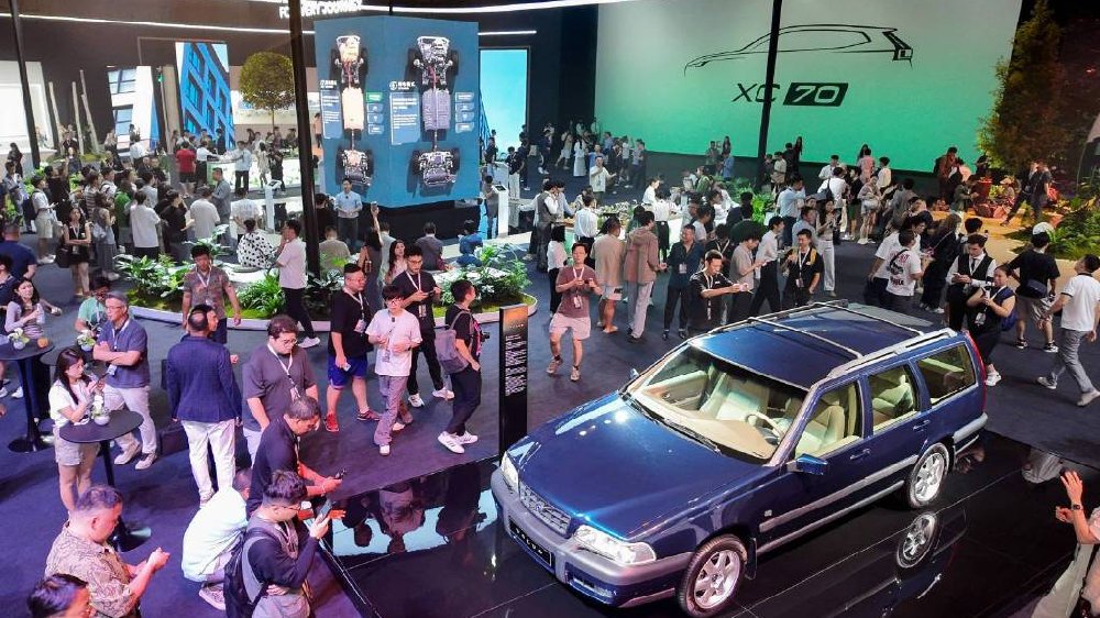 沃尔沃XC70全球首发，29.99万元定义“豪华超混第一车”