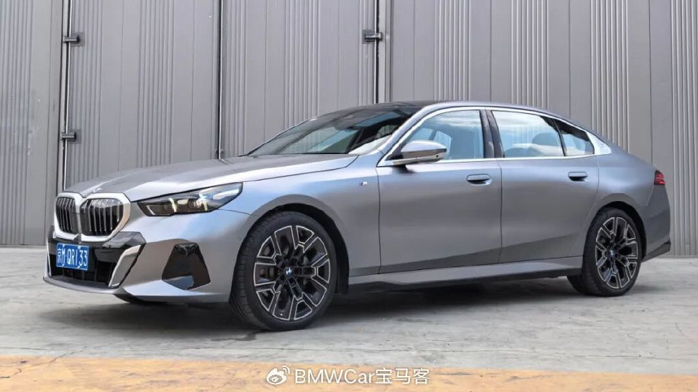 这代宝马5系的操控到底好不好？试驾530四驱后，有了不一样的答案…