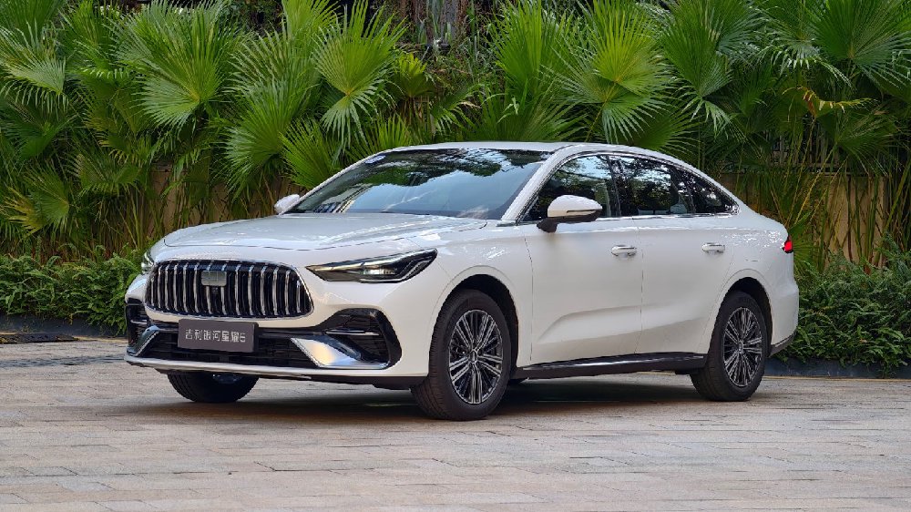 7.98万起插混中型车新「卷王」 吉利银河星耀6预售开启