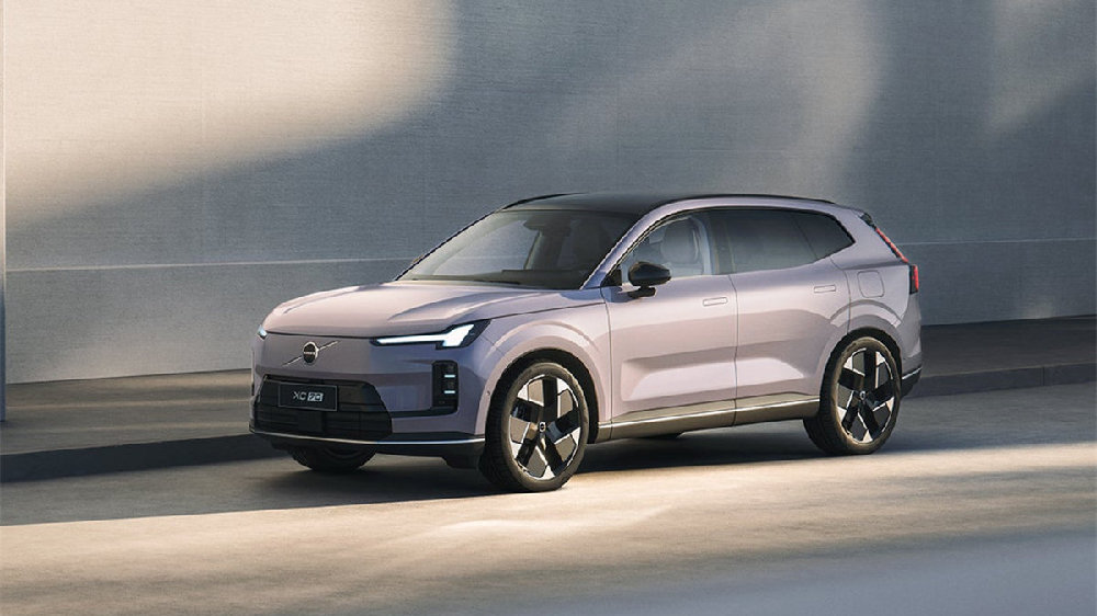 直面BBA与自主品牌夹击，沃尔沃XC70用插混与智能化破局