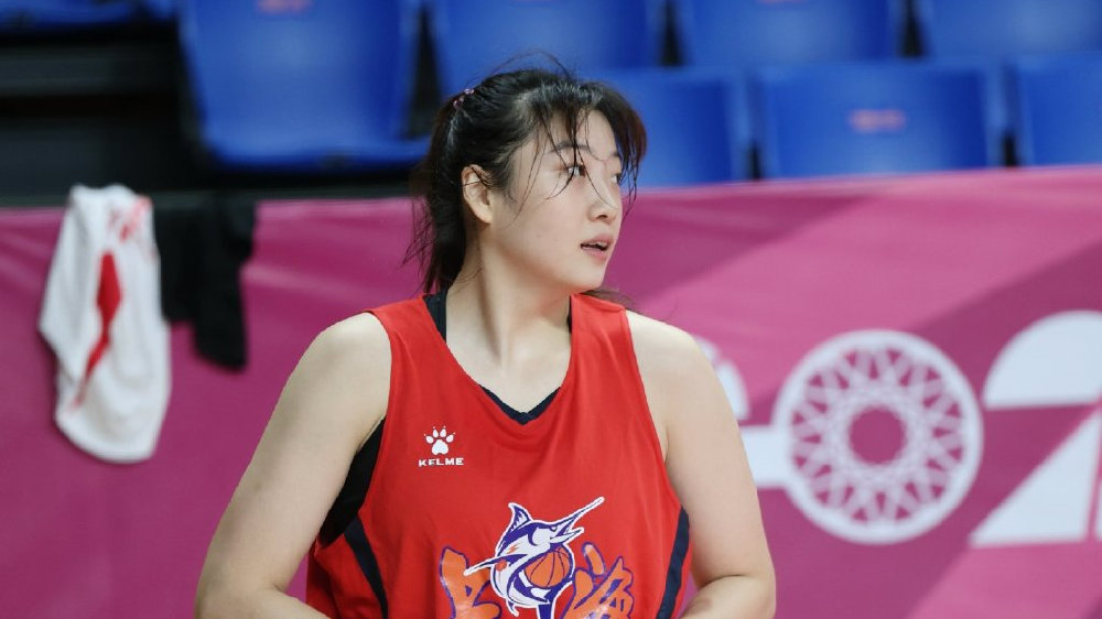 新版李梦来了！中国女篮又一19岁1米86前锋崛起：轰28+7真强硬
