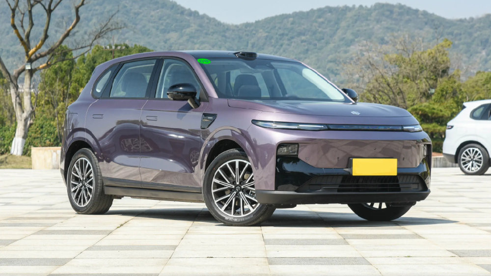 续航超长、能耗低、开着爽，短途试驾体验零跑B10