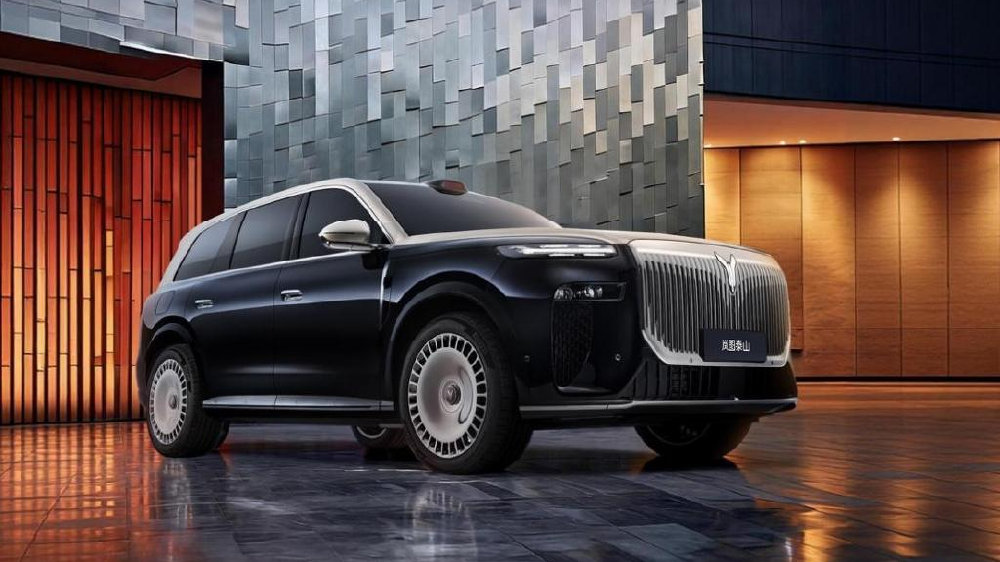 岚图泰山座舱亮相详解山海环抱设计超感AI座椅全场景供电黑科技