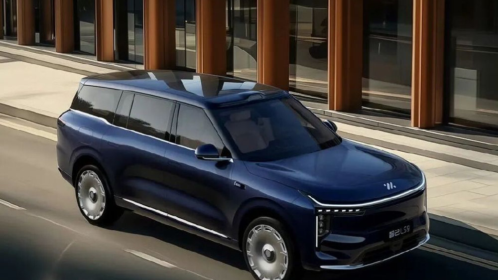 “陆家嘴大揽胜”智己LS9预售33.69万起：配热水喷淋、520线激光雷达