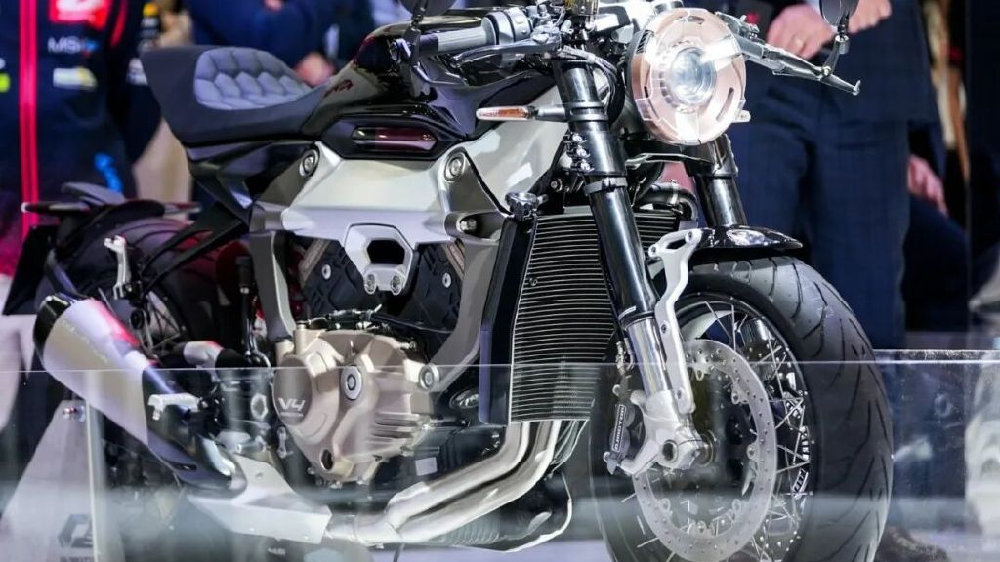 从产品出海到品牌国际化：QJMOTOR六款新车全球首发，全品类矩阵震撼