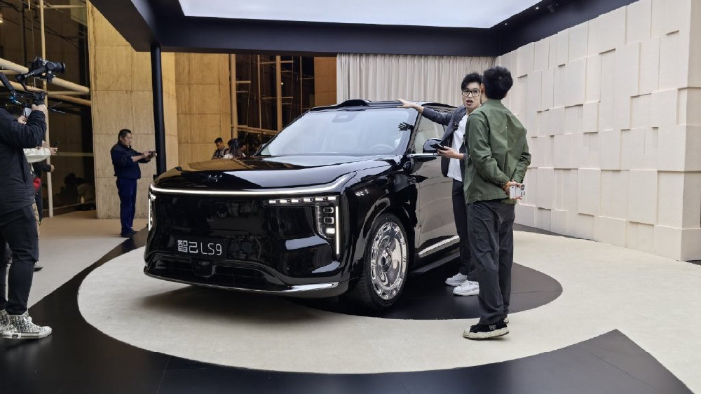 权益价32.28万起！智己LS9正式上市，最强“9系”登场