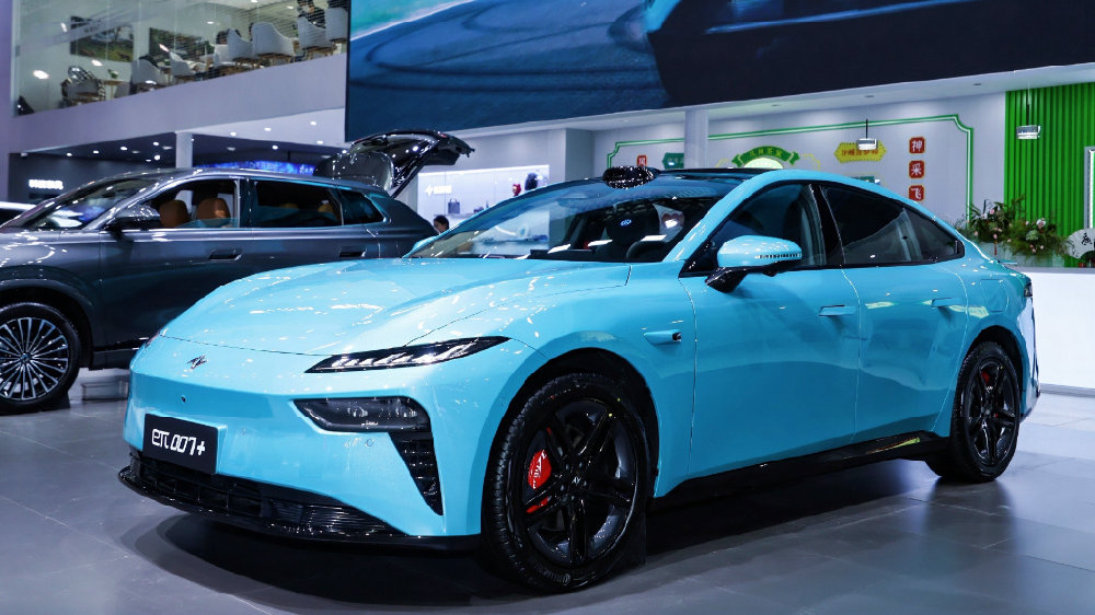 标配激光雷达+8295P芯片，东风奕派eπ007+亮相广州车展