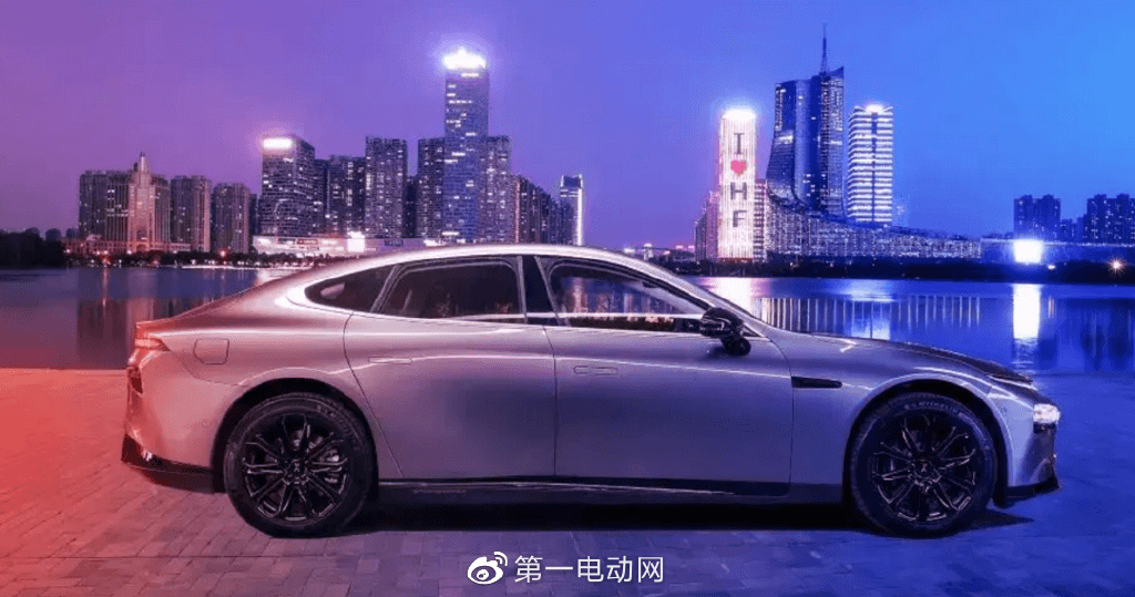 手拿30万预算,零跑C01、比亚迪海豹和小鹏P7买哪款最香?