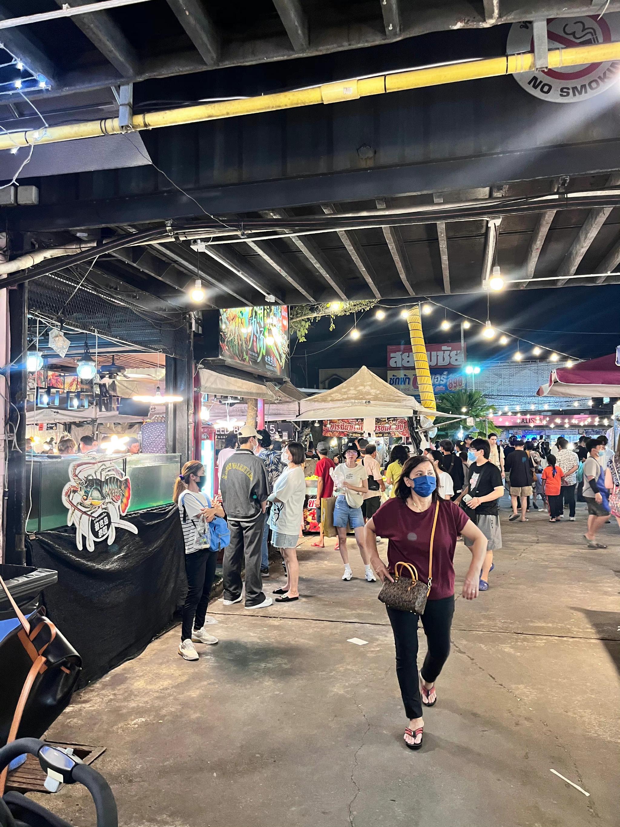 全世界都在偶遇杨洋除了我系列 老公去<a href=
