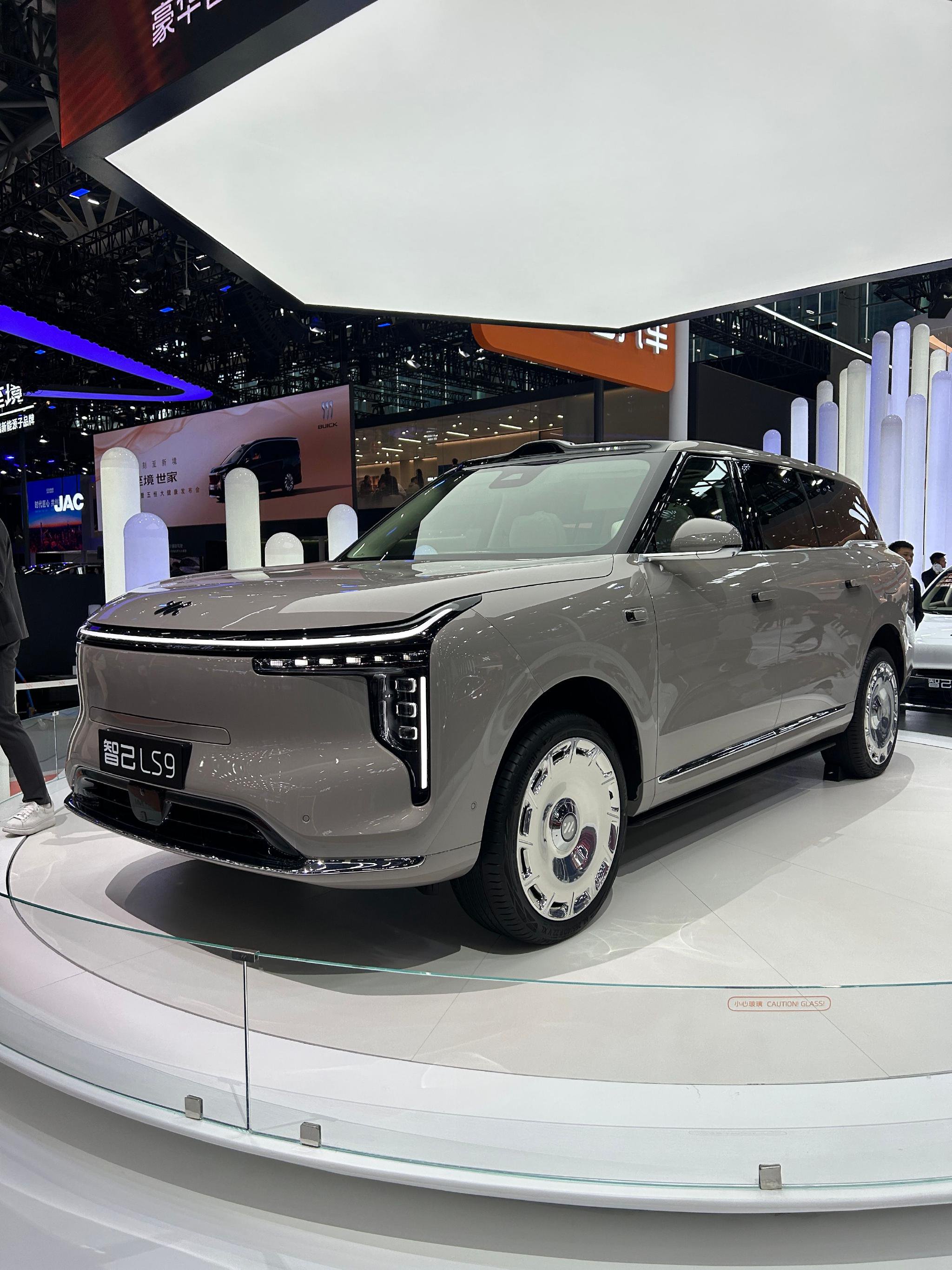 智己LS9全国交付启动，LS6新增66度电池产线