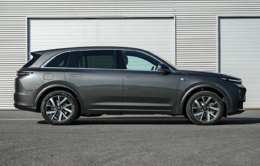 空间大、动力强还是增程SUV?理想/腾势/奔驰怎么选?