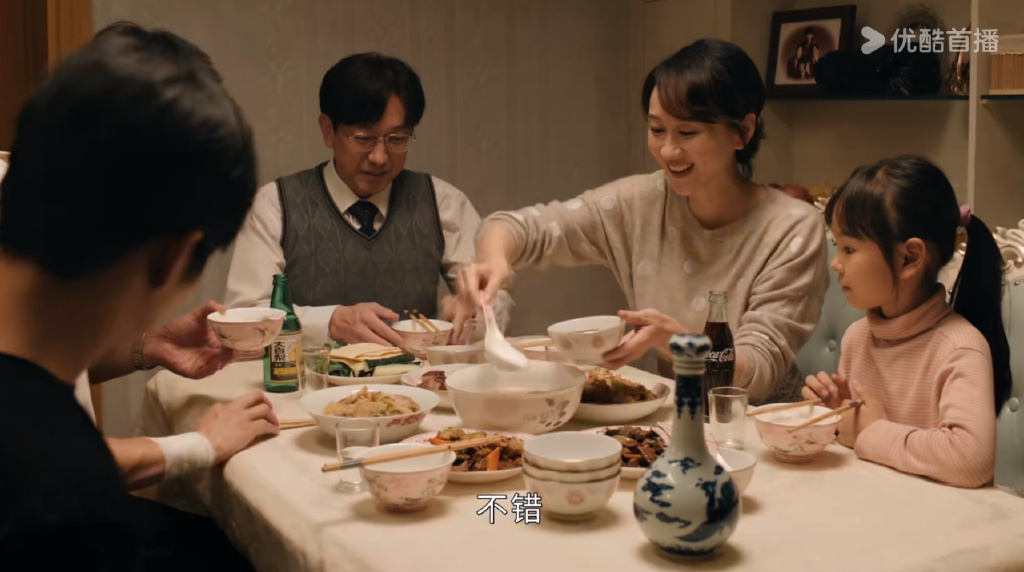 《雪迷宫》最爽的一场戏，家庭主妇秒变大佬，以暴制暴slay全场