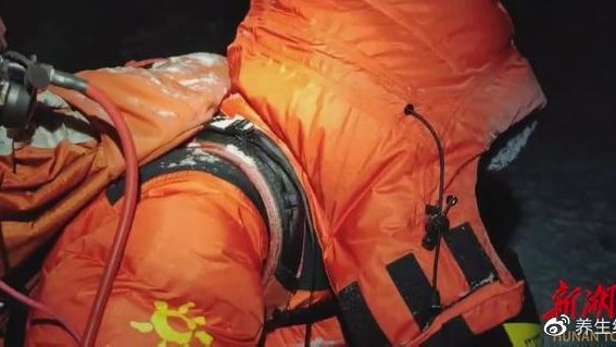 喝可乐也会死？10分钟内灌下1.5升可乐，男子从胀...