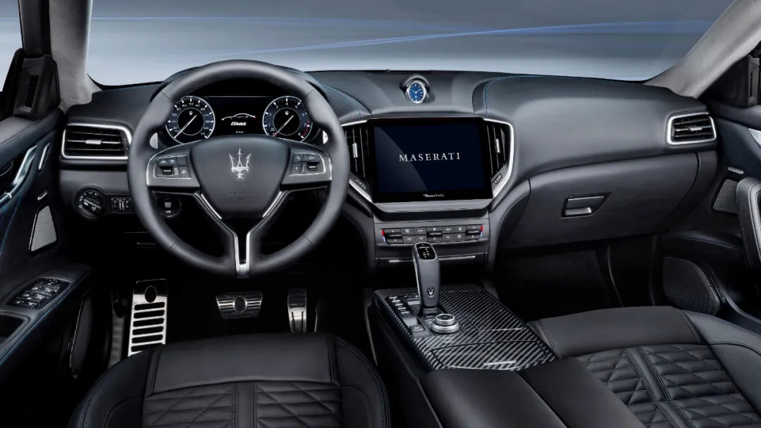 年轻人的第一台AMG!只需不到4000块!