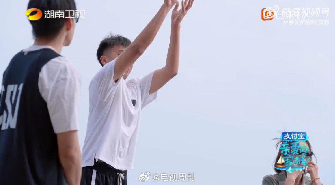 把规则吃透、把气氛拉满，王鹤棣真的太懂综艺效果了