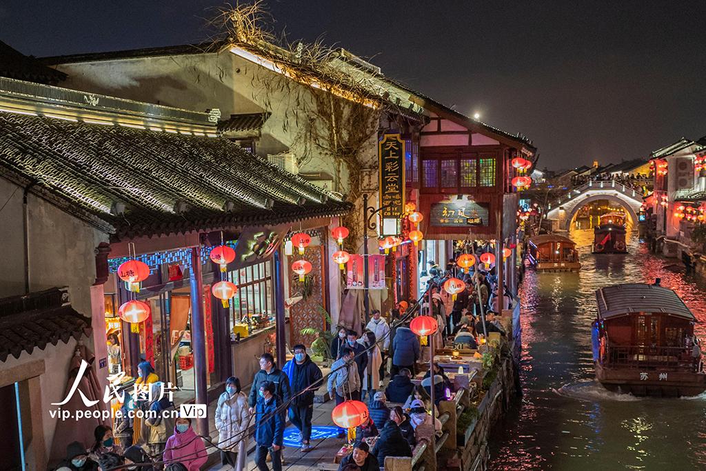 江苏苏州:节后旅游持续升温 山塘街游人如织|春节假期|苏州|2023_新浪新闻