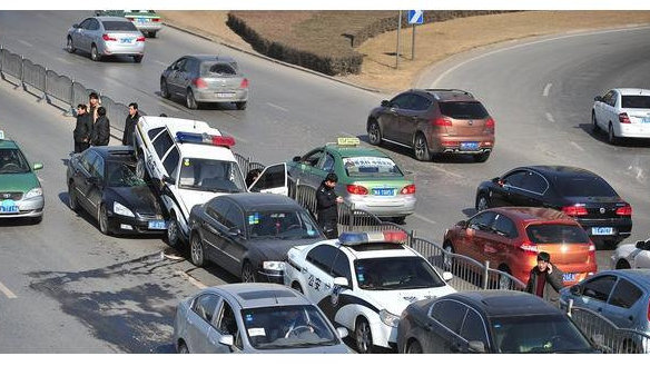 车险买几种最划算？老交警提醒：有这3种就够用了，别多交智商税