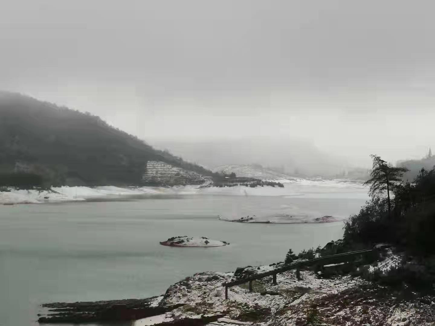 银装素裹!南岭迎来新年第一场雪休闲区蓝鸢梦想 - Www.slyday.coM 银装素裹!南岭迎来新年第一场雪休闲区蓝鸢梦想 - Www.slyday.coM