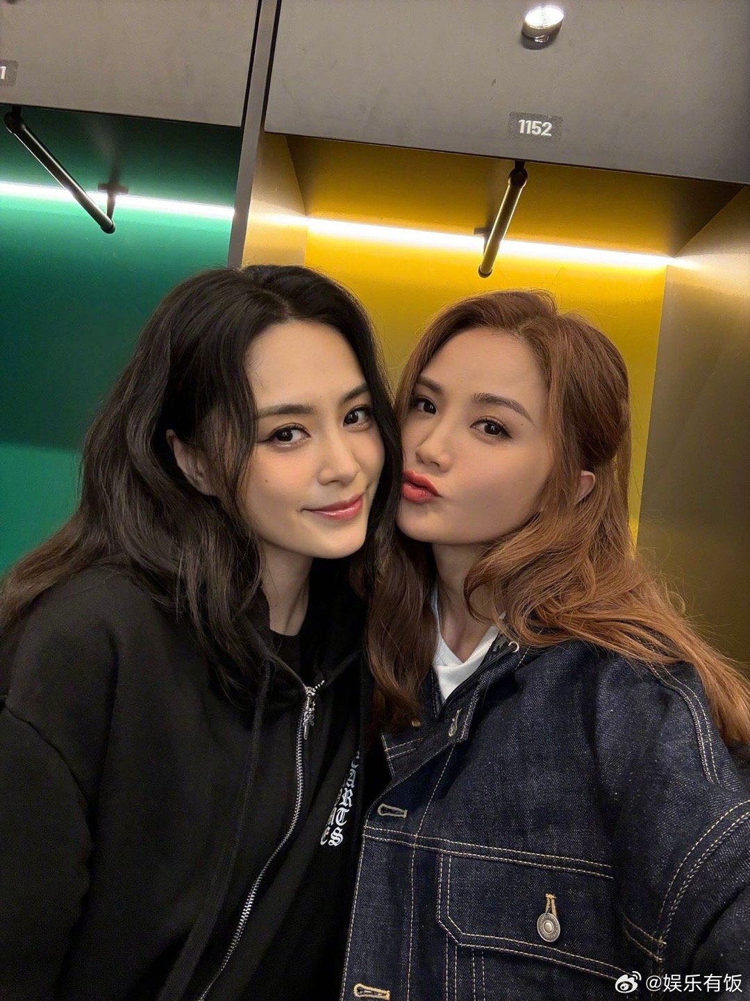 Twins阿Sa阿娇微博晒贴脸照合体撒糖