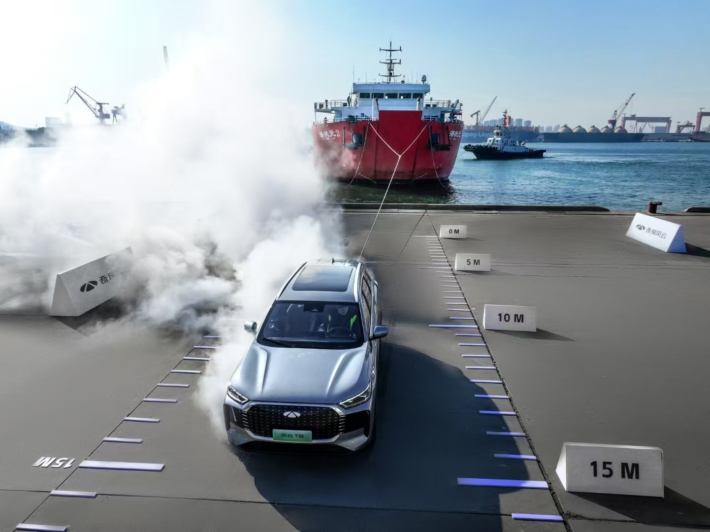 拉轮船好创意，但一个前驱车有必要这么牵强吗？