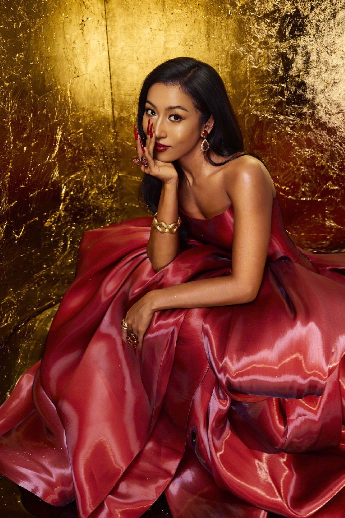 吉克隽逸跨年造型高光盘用到铁皮