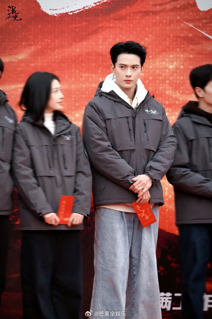 《何不同舟渡》今日开机，檀健次徐正溪等主演亮相