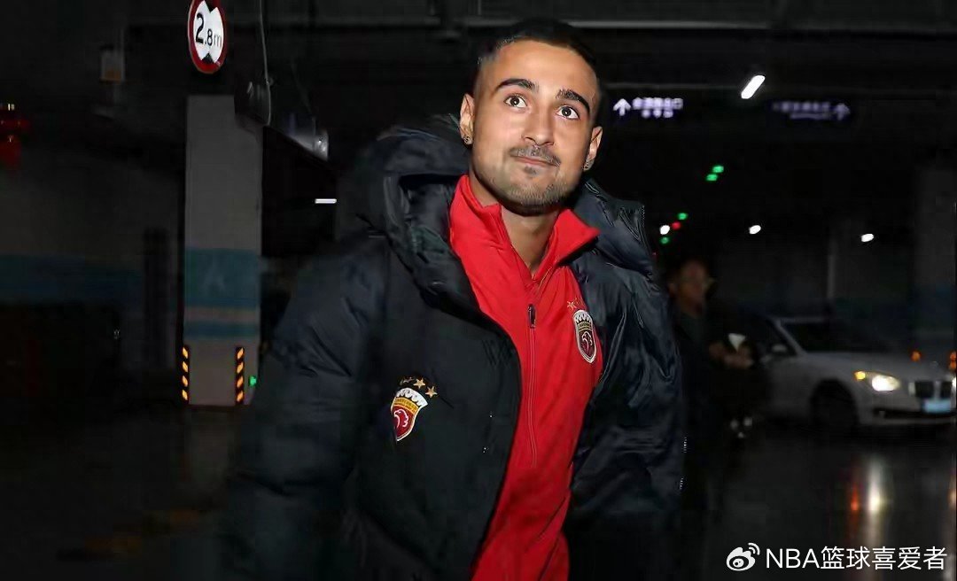 莱昂纳多复出，上港变阵“砍腰”争冠？