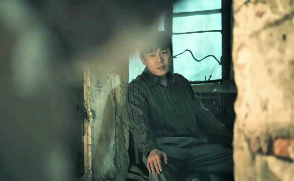 “:看一眼就学会了我三十万的技术，还把我卖了！果然毒枭都不是好东西！”