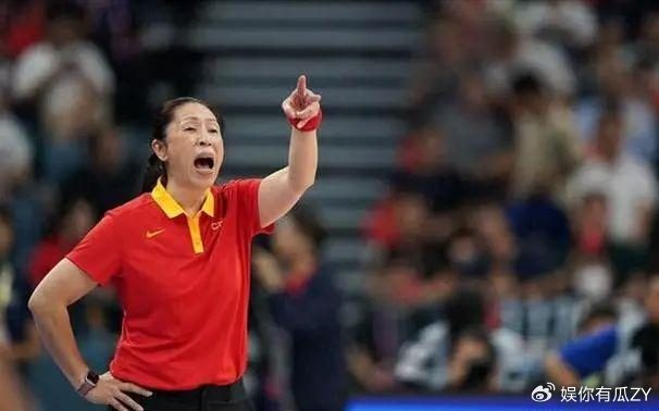 女篮管理层大变动，郑薇教练团队解散，张镇麟母亲卸任领队离开国家队