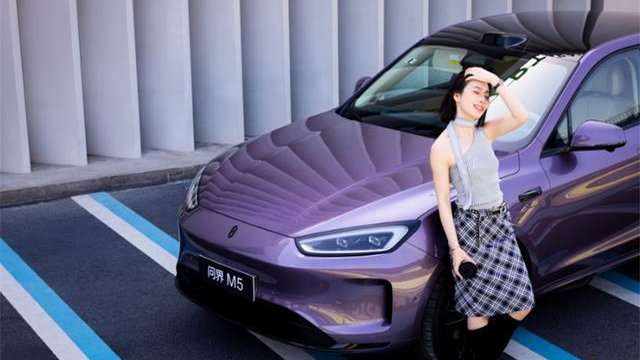 问界M5 Ultra降价增配，比Model Y便宜2万有用吗？