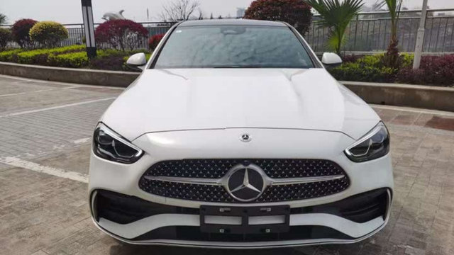 奔驰C级价格也“跳水”！直降10.99万，一个月卖了14025台