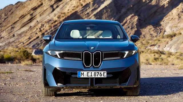 新款宝马iX3正式亮相，全新设计风格，外观很个性运动，续航900km