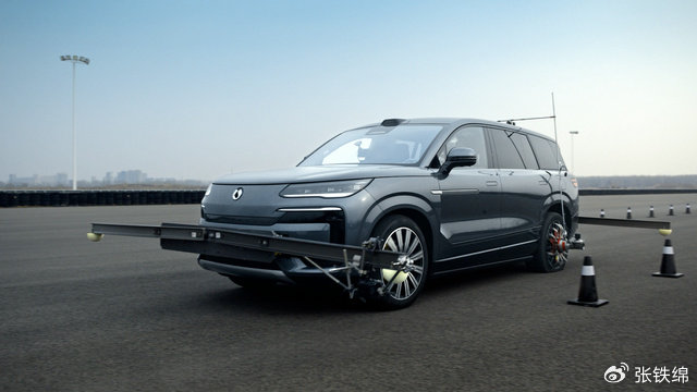 210km/h高速避让世界纪录，2026款腾势N9重新定义SUV安全天花板？