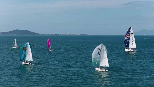 第十四届环海南岛国际大帆船赛全环拉力赛起航