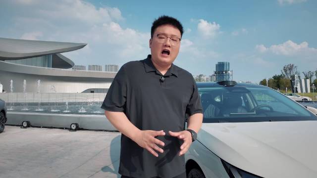 10.69万元起！为什么说风云A9把10万级车型卷入满配时代？
