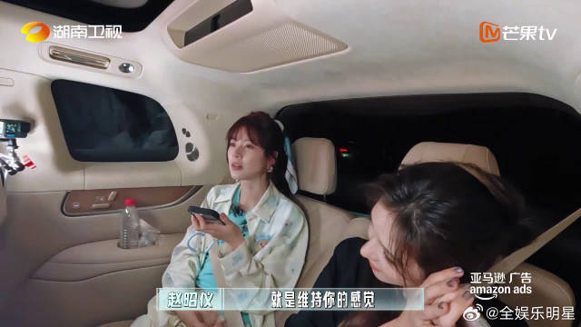 米卡认真听讲却惨遭绕晕，赵昭仪李佳琦对话节奏太快，小老外跟不上也太正常啦