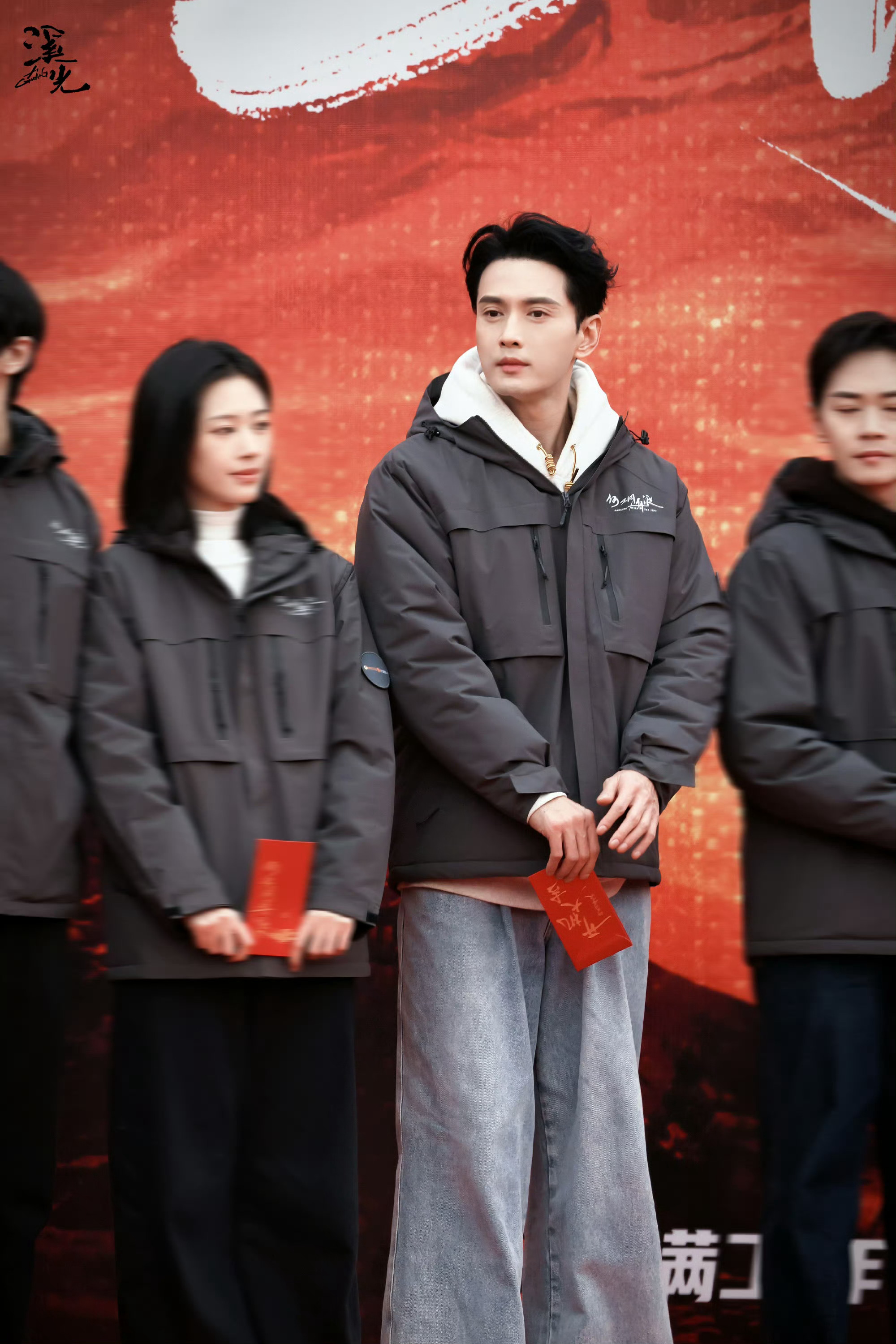 徐正溪新角色再闯古装权谋棋局