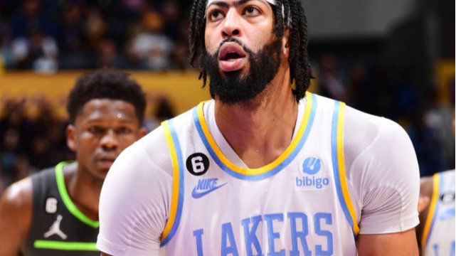 浓眉哥强势加盟雄鹿队联手字母哥冲击总冠军引发联盟格局巨变