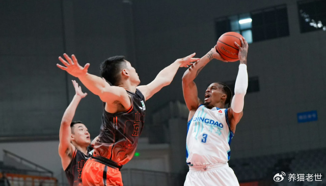 正式走人！CBA得分王被裁掉，黑马球队更换外援，冲击前八