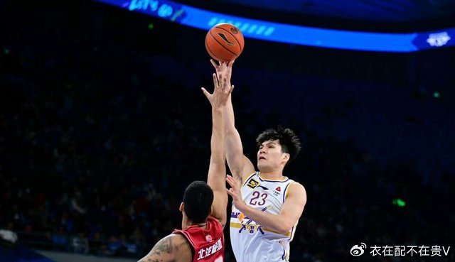 CBA最新消息！陈国豪或离开北控，上海续约王哲林，萨林杰走人