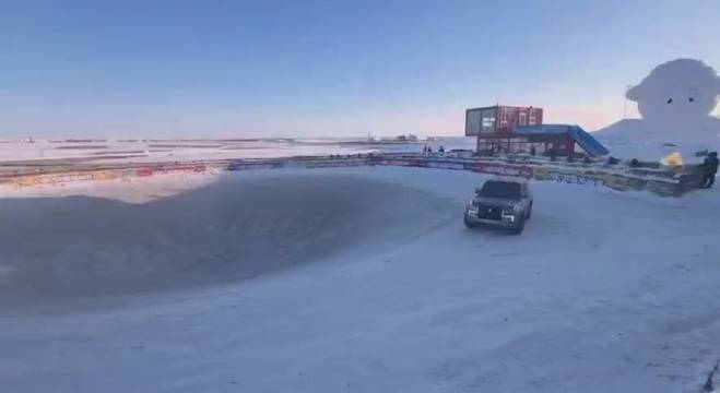 仰望U8易四方天顶星黑科技 基于比亚迪全球天花板级电池电机电控