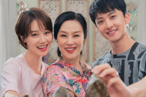 “刘茵”一心做好儿媳妇,努力讨好婆婆后发现,自己只是个外人休闲区蓝鸢梦想 - Www.slyday.coM “刘茵”一心做好儿媳妇,努力讨好婆婆后发现,自己只是个外人休闲区蓝鸢梦想 - Www.slyday.coM