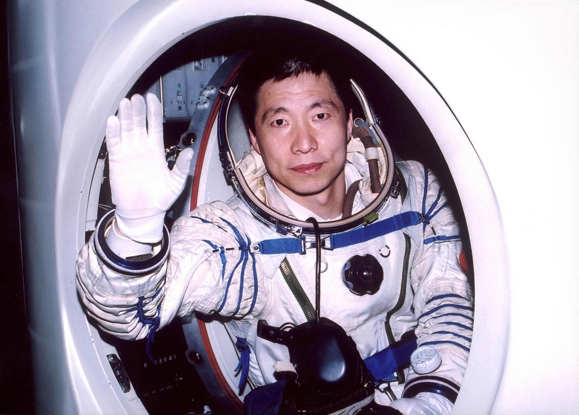 踏上惊险刺激的总统救援之旅