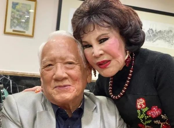 87岁香港女星否认整容，曾为富豪生6胎没名分，再遇富豪当阔太