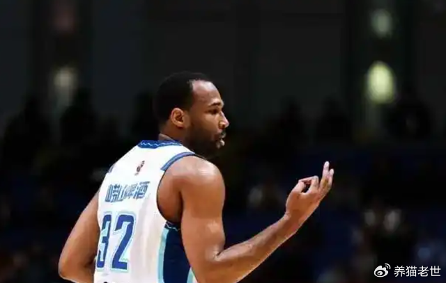 CBA最新消息！北控男篮更换教练，汤普森被裁掉，崔永熙跟队训练