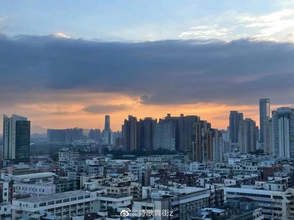 深圳终于下雨了（今天20明天18！＠深圳人：雨雨雨天欠下的晾晒可以补回来了，就是得小心大风）