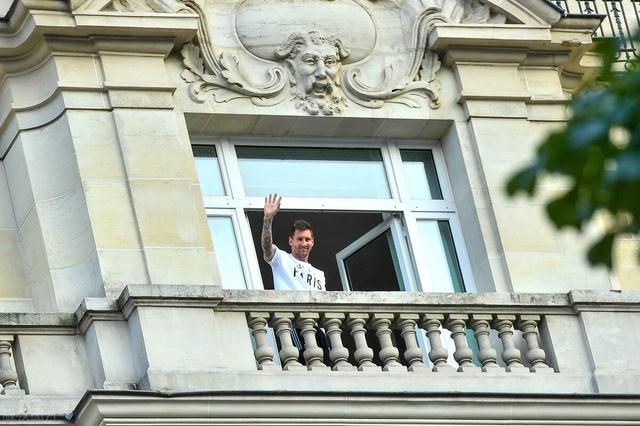 梅西下榻酒店遭洗劫,C罗百万豪车7小时加不上一滴油!英法现在都不太平休闲区蓝鸢梦想 - Www.slyday.coM 梅西下榻酒店遭洗劫,C罗百万豪车7小时加不上一滴油!英法现在都不太平休闲区蓝鸢梦想 - Www.slyday.coM